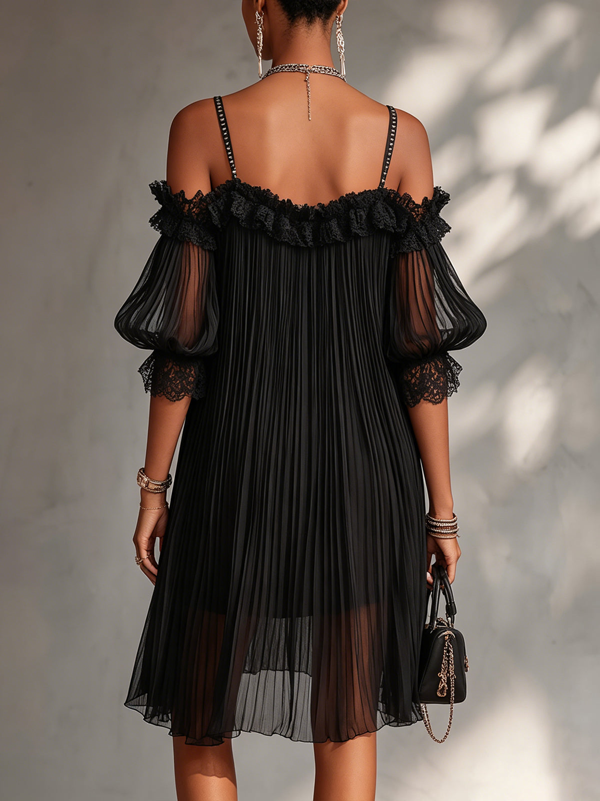 Francesca - Mini Vestido Negro Hombros Descubiertos
