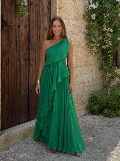 Sultana | Maxi abito verde monospalla con volant a cascata